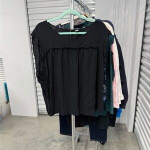 Old Navy | Sleeveless Blouse in Black with Ruffle Detail | size XXL